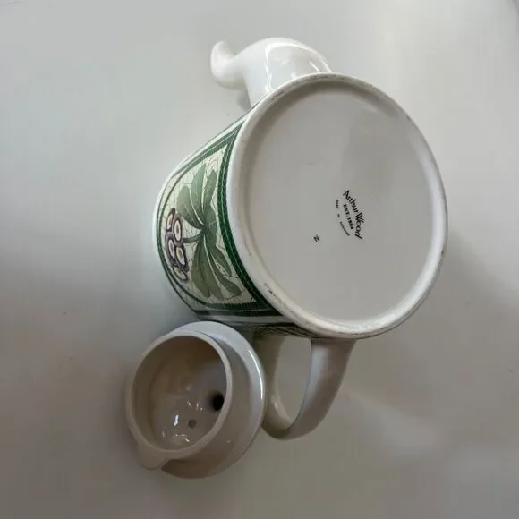 1990s Vintage Arthur Wood, England White Ceramic Teapot w/ Lid African Violets - Picture 6 of 7